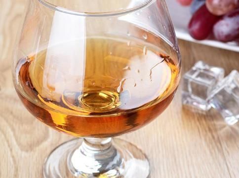 水培富贵竹|水培富贵竹，“2种料”放一点在水里，叶浓绿，15天长出白根