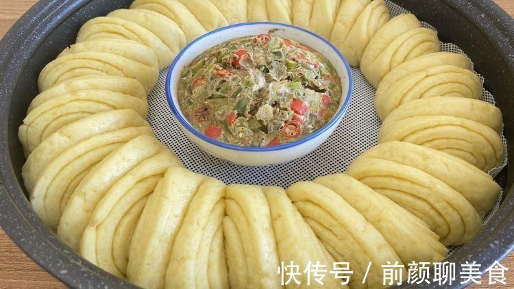 豆瓣酱|玉米面最好吃的做法，一层比一层香，连吃3天都没吃够，营养解馋