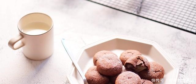 软心巧克力曲奇,麻薯爆浆拉丝粘糯浓香零食中的李奎妹妹