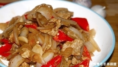 红泡椒|洋葱和它是绝配，每周必做一次给孩子吃，鲜嫩美味，做法超简单