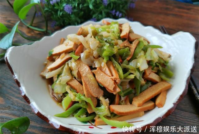 家常|夏季时令快手小炒,包菜新炒法,简单又好吃,家常做法开胃下饭