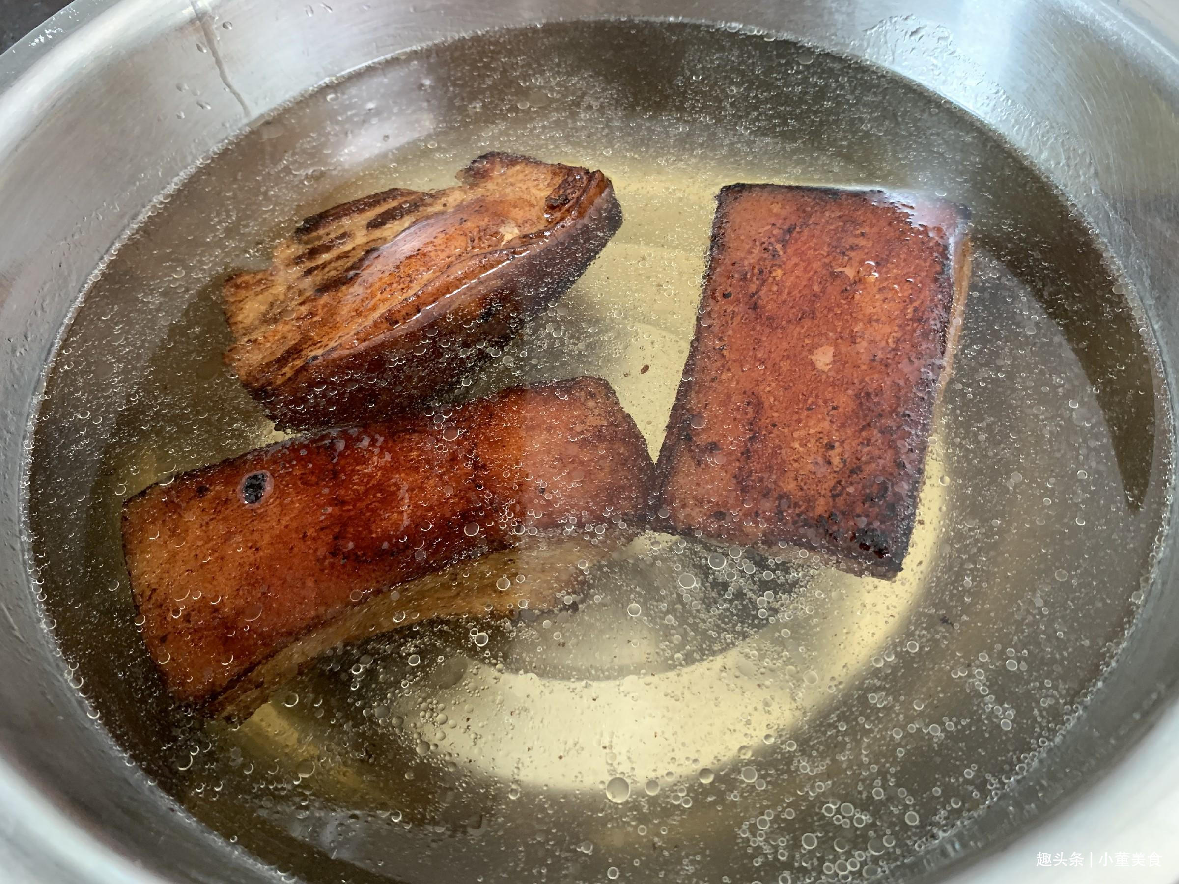 正宗扣肉的家常做法，掌握好技巧其实也不难，肥而不腻，全家爱吃