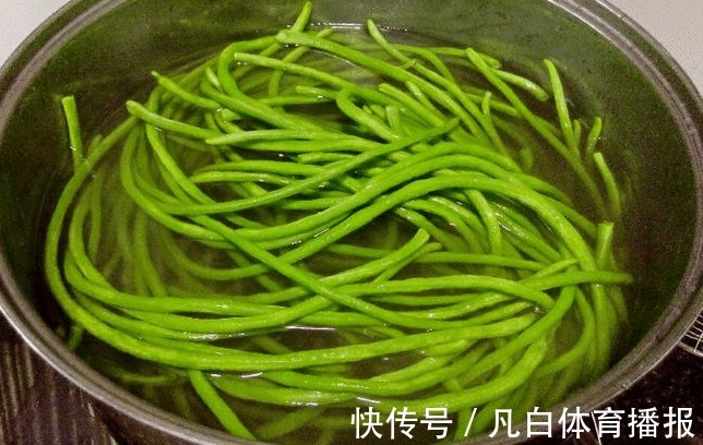 夏天多晒些豇豆干,到冬天炖肉吃,学会正确步骤,能放一年不发霉