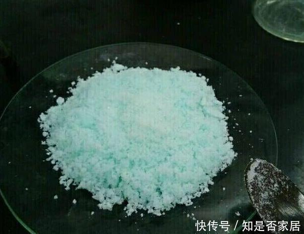 家里养杜鹃、山茶、栀子花，用点几毛钱的它，马上绿油油、花苞多