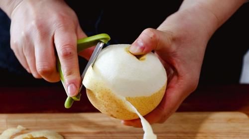 1个梨，一点冰糖，记住这个配方，你也能吃到素燕窝