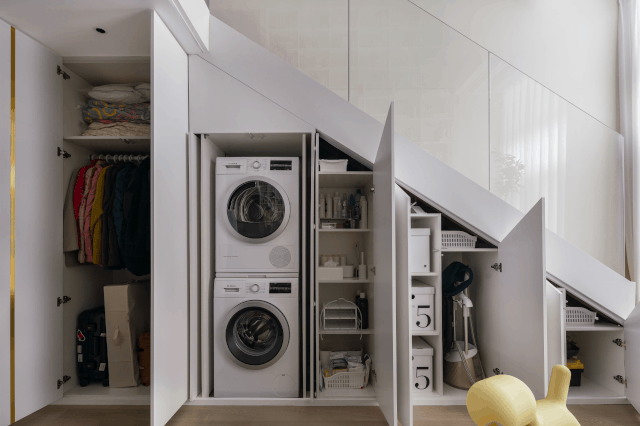 收纳|厉害了!35㎡迷你单身公寓,客厅挑空设计,装出了别墅大气感!