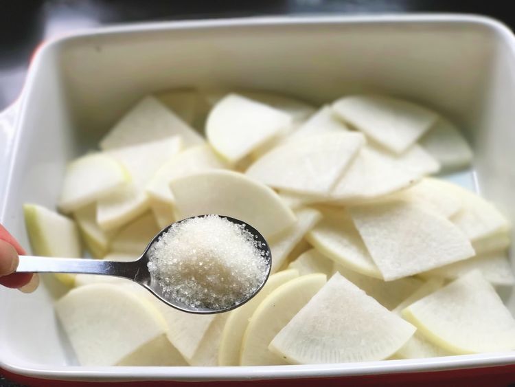 爽脆开胃的酱萝卜自己在家做,1个晚上就能吃,太下饭了