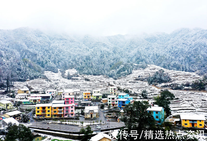 雪景|江西乐安：“彩绘村”雪景如画