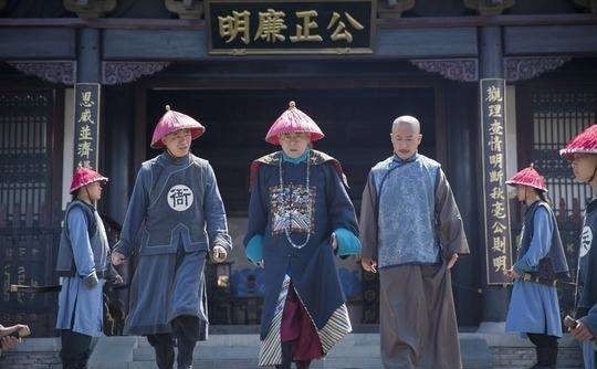 打人者|小巡检暴打奉旨太监,乾隆的操作神了:打人者提拔,被打者发配!