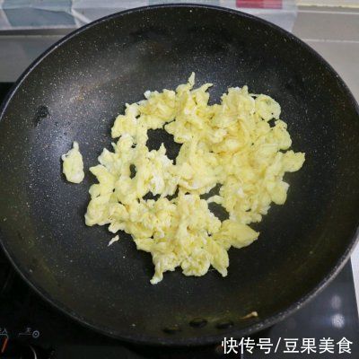 春季时令尝鲜野菜??荠菜素春卷??低脂少油版