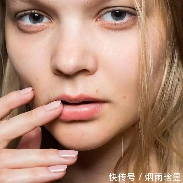 流行|这个秋冬给指甲“穿毛衣”,日韩最新流行趋势真让人看不懂了