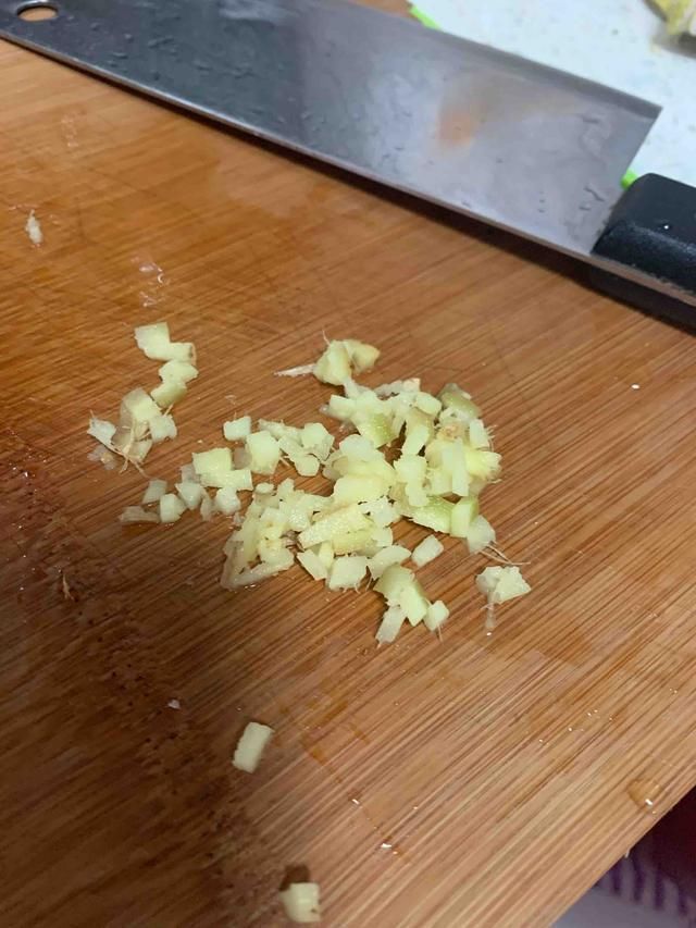 适量|在家做炒面,要是这样炒,面条更劲道,再也不粘锅