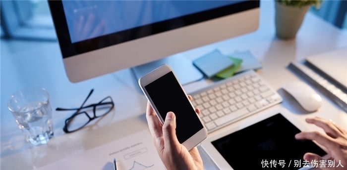 变化|如果将一款手机关机,10年后再开机,最终都会有哪些奇怪的变化?