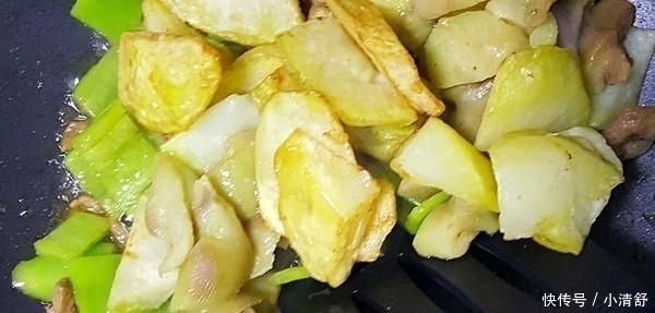 茄子|东北妈妈:改良版地三鲜,味道一样鲜美好吃,软糯绵软,外焦里嫩