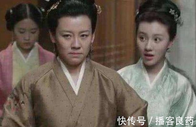 寸土寺$纪晓岚出联:寸土寺内少女妙,乾隆大怒,他却说:只有和珅能对出