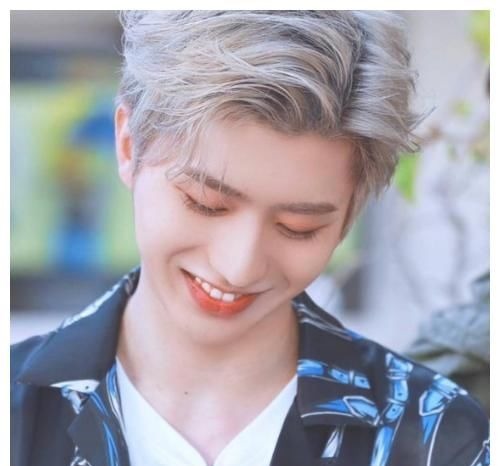 “剛出道，就當導師”的明星，最小的僅20歲，最大的才26歲！