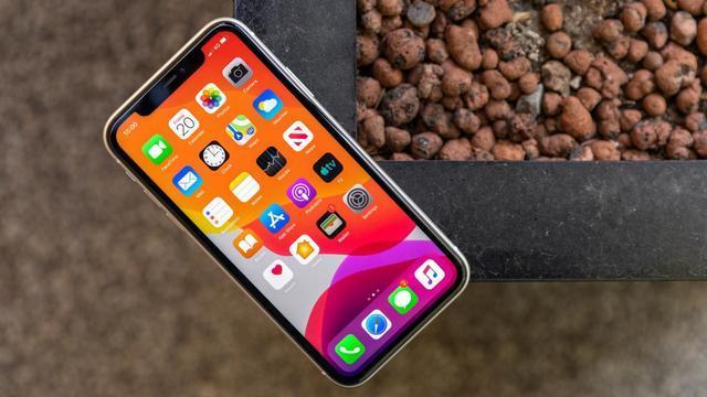 iphone11|iPhone13发布在即，旧款iPhone跌至“小米价”，网友开始纠结了