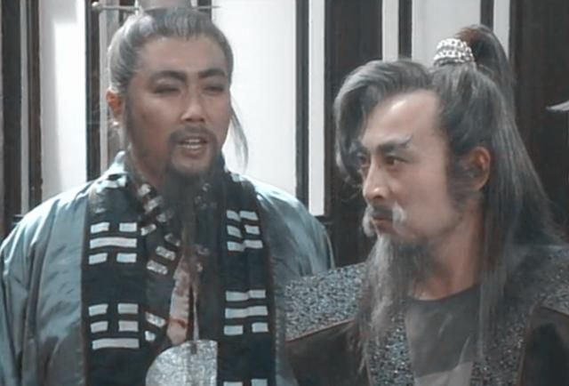  白云剑客夏侯仁|武功超过白云剑客，古月法师是昆仑派老掌门？说说昆仑与峨眉之争