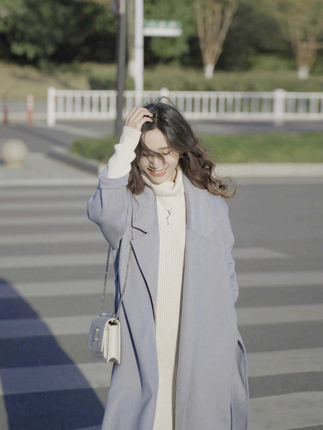 减龄|冬天这三种大衣颜色火了,显白减龄又不挑人,尤其是黄皮肤的女孩