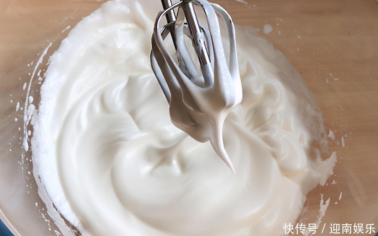 晒一晒我做的早餐,肉松蛋糕卷,松软香甜,好看又好吃,老少皆宜