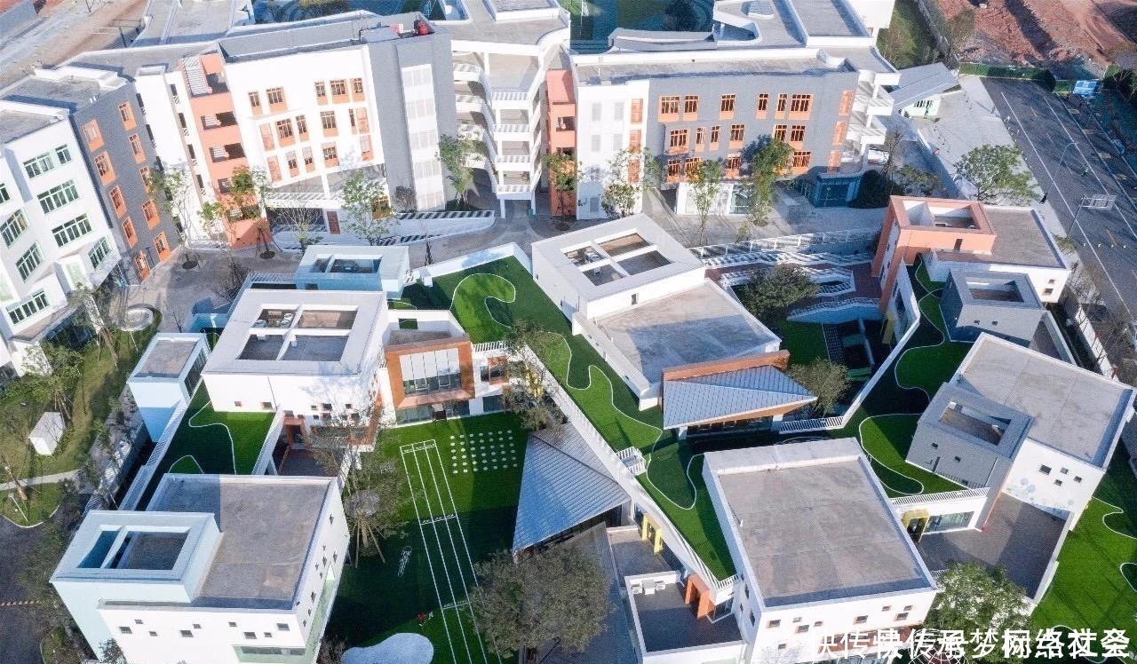 小区|买房子是买市中心的二手房好还是买偏僻一点的新房好?