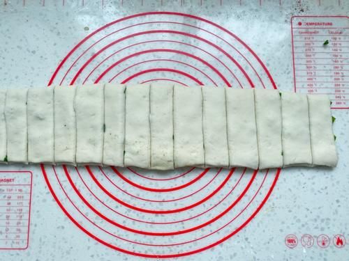 面团|天热想吃花卷自己做，半小时就能蒸一锅，做法简单1根筷子就搞定