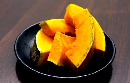 女性想要肌肤好，推荐吃三种食物，补充营养，清理血管，增强体质