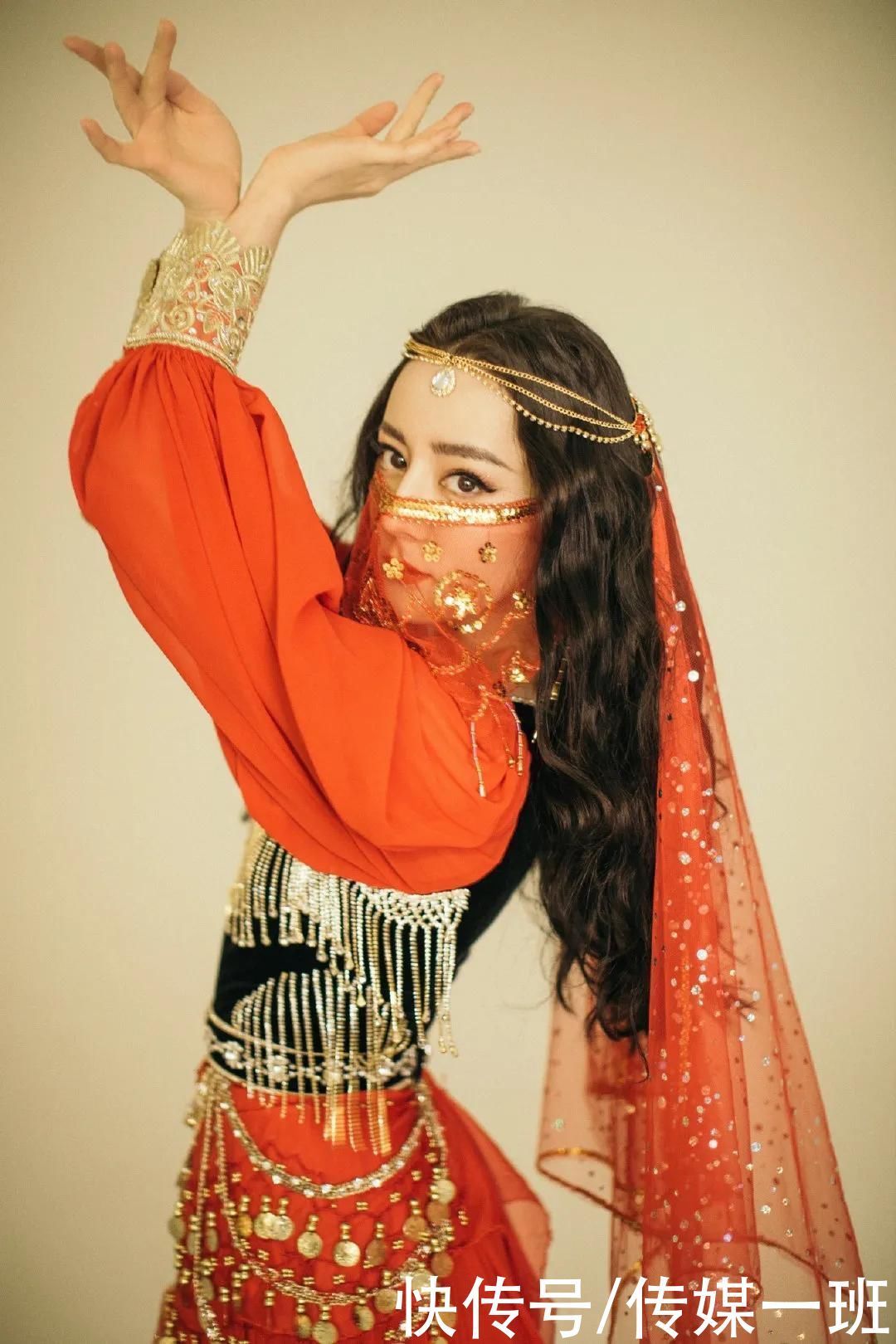 刘嘉玲|番茄台跨年:肖战压轴,李汶翰假唱,R1SE全员11人整整齐齐