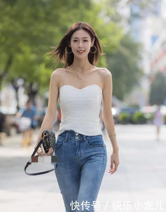 牛仔裤|非常自信的气质美女,一个人走在街上,散发着独特的味道和气息