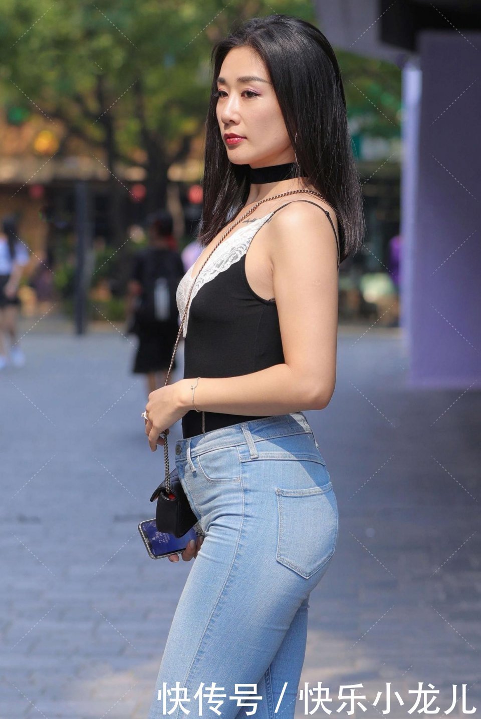 衣服|优雅成熟的穿搭，增强时尚气场，这位微胖女孩，是爸爸喜欢的类型