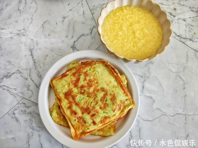 早餐|我家最受欢迎的早餐饼,手不沾面,十分钟就上桌,营养搭配太美味