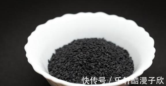 例假|女生来“例假”，5种零食可以使劲儿吃，暖宫排毒，体重也悄悄降