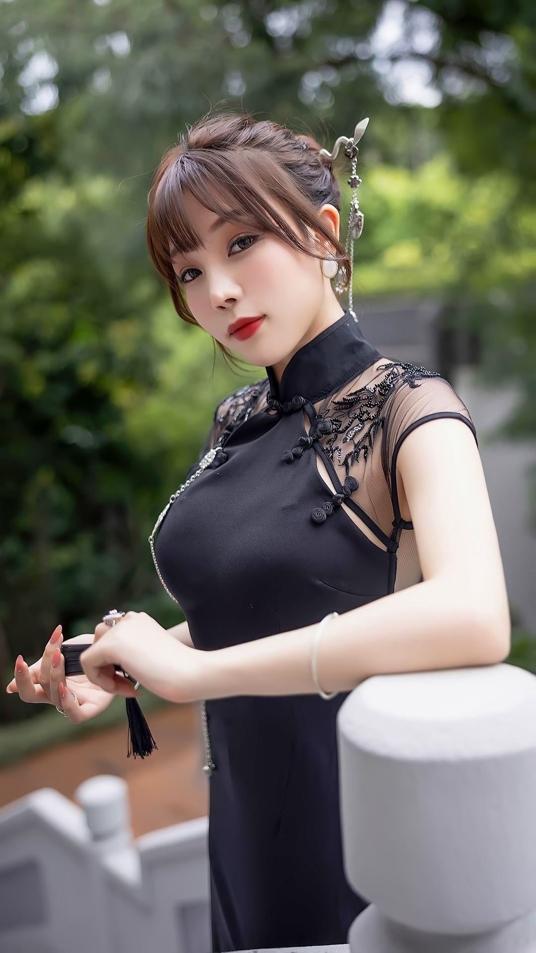 写真|嫩模陈芝写真图,黑丝长腿媲美杨幂,旗袍与中国象棋激情碰撞,尽显东方神韵