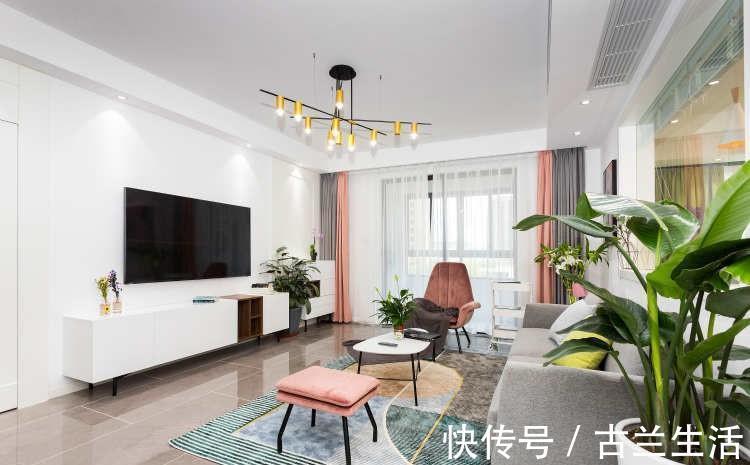 木栈板|将墙壁凿开一半，客厅和书房大变样，家里变得更加通透大气