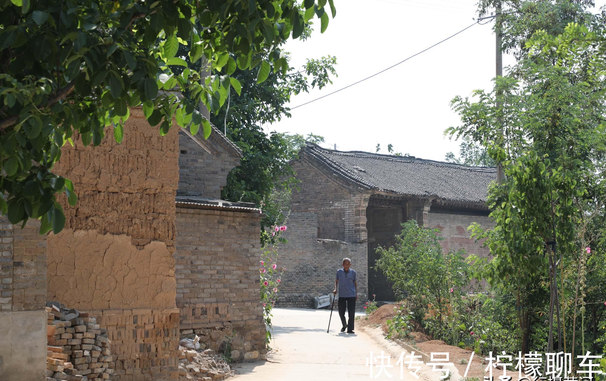 豪宅&晋南大山发现百年“豪宅”门楼上都是“宝贝”,百万不卖看多漂亮