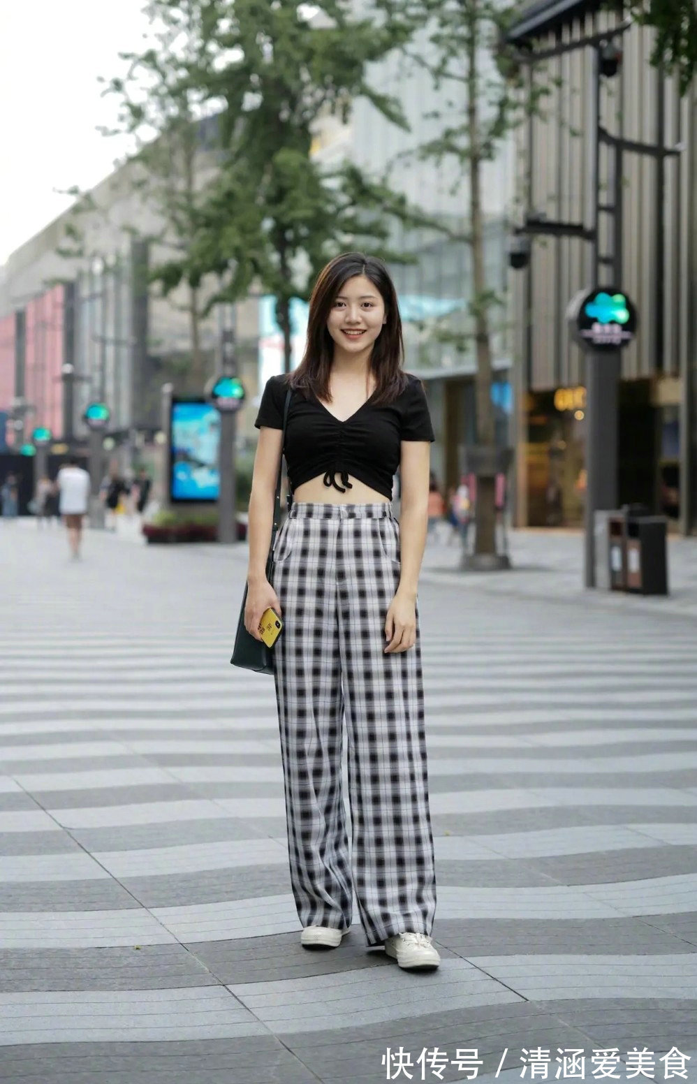 泡泡袖 淡淡的紫色连衣裙浪漫又唯美,干练修身的版型很衬身材