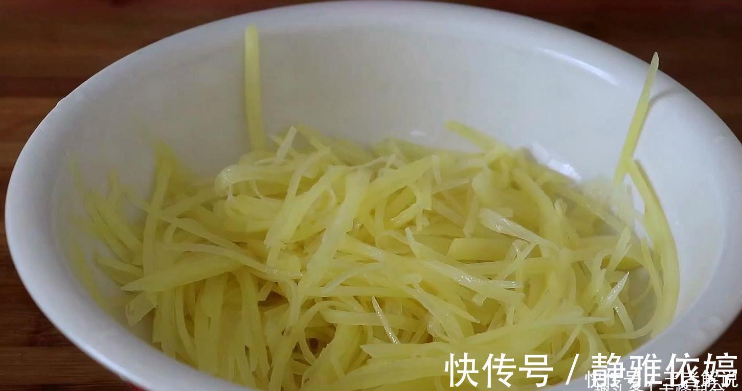 土豆|土豆丝不用炒，热水一烫，筷子一搅，上桌全家抢着吃，超简单