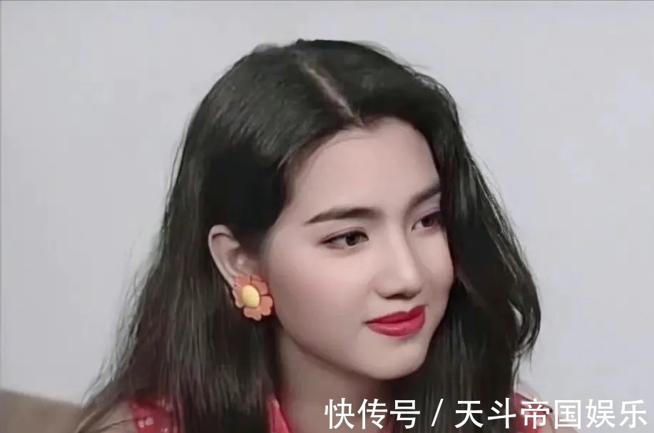 港普四姐妹再聚首,人生各不同,姐妹情卻依舊深厚,朱茵最幸福