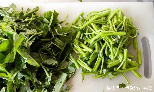 炒菠菜,不要直接在锅里炒,大厨教你加这个步骤