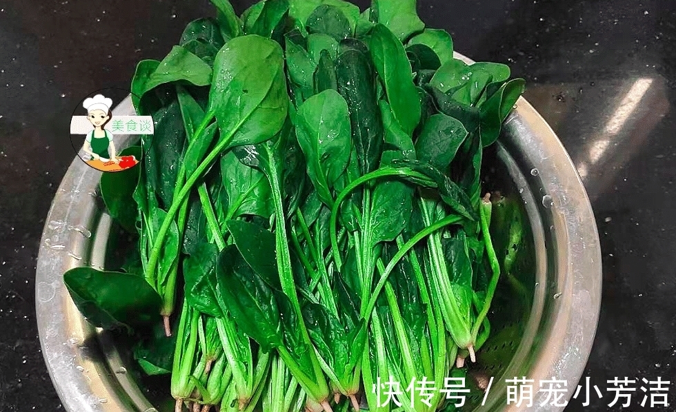 菠菜|春天，这菜特“水灵”记得多吃，1元炒一盘，清肠刮油减脂，一身轻松