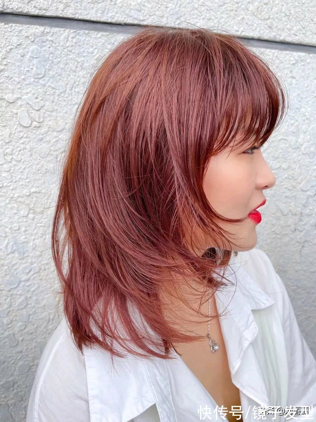 低层次 羊毛卷已过时,今年秋冬发型流行这样整,不夸张很时尚