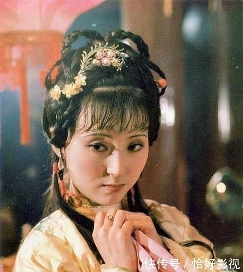 金玉良缘@贾宝玉挨打,林黛玉哭得眼睛肿得像桃子,薛宝钗哭了一宿,为何?