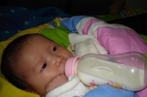 肠胃菌群|儿科医生孩子睡前,宁可饿着也不要碰3种食物,让娃积食不长个