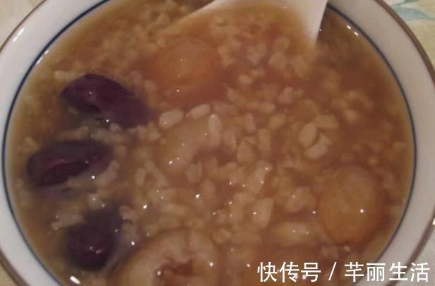 水果|坐月子时,吃什么水果对产后恢复好这4样水果,希望你别错过