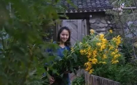 差距|20多岁的年龄差距,却把一个破烂的农家小院变成了“桃花源”