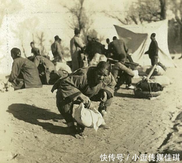 乌龟壳|日本人在中国拍摄的老照片，他们的炮台真的很像乌龟壳