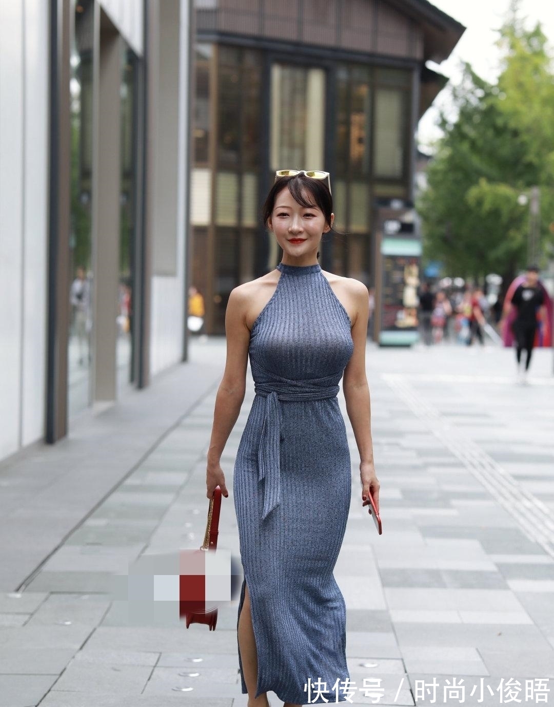 姐姐 姐姐的美不仅仅是颜值,简单打扮就透着高级感,气质真的很重要