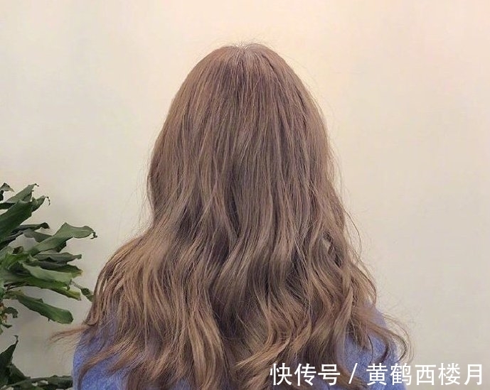 发型|今年流行这些女神烫发,简单又时髦,超有减龄感!
