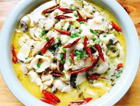 酸菜鱼|做酸菜鱼时,有人先炒酸菜,有人先加水,都不对,这才是正确做法