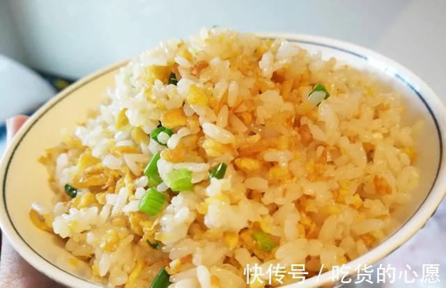 炒饭|为什么厨师炒的饭都是一粒一粒的，而自己炒出来的就是黏糊糊的一坨？